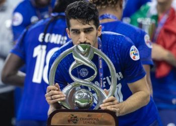 عبدلله الحافظ بعد إنجازته مع الهلال يغير وجهته للفرسان