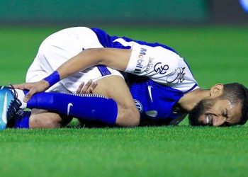 كدمة بالكتف تبعد سلمان الفرج من المشاركة أمام ضمك