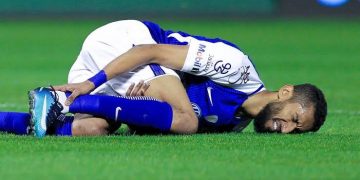 كدمة بالكتف تبعد سلمان الفرج من المشاركة أمام ضمك