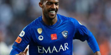 انتقال نواف العابد من الهلال إلى الشباب..التفاصيل