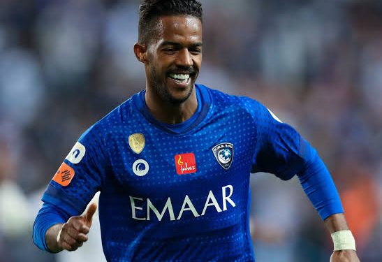 انتقال نواف العابد من الهلال إلى الشباب..التفاصيل