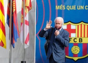 كارلاس توسكيتس رئيسا مؤقتا لنادي برشلونة
