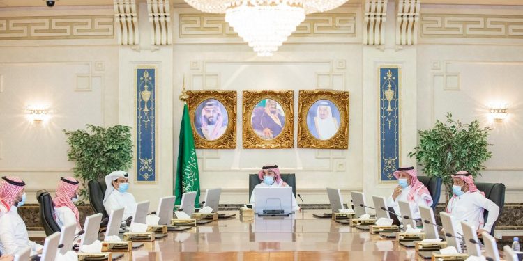 وزارة الرياضة تصدر قرار بشأن إيقاف صرف الدفعة الشهرية لناديى أبها والفتح