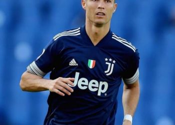 تدخلات أسرية تعرقل مسيرة اللاعبين، وابرزهم رونالدو