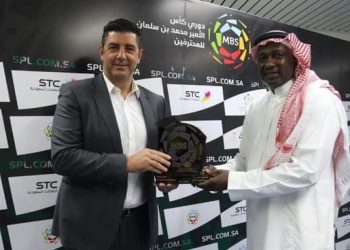 جوميز يتسبب في إقالة فيتوريا