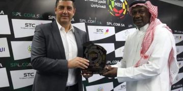 جوميز يتسبب في إقالة فيتوريا