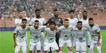 قبل مواجهة الشباب..الأهلي يفتقد خدمات مدافعه