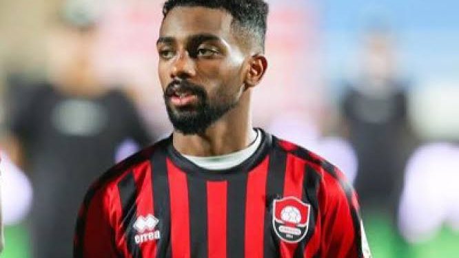 الدوسري يكشف أسباب رحيله عن الهلال