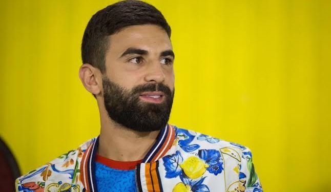 فيروس كورونا يصيب فوزير