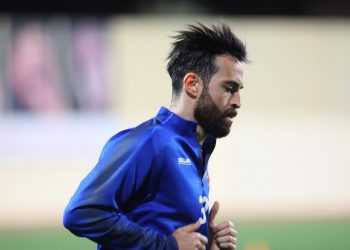 قبل مواجهة الشباب ..إصابة لاعب خط وسط الأهلي بكورونا