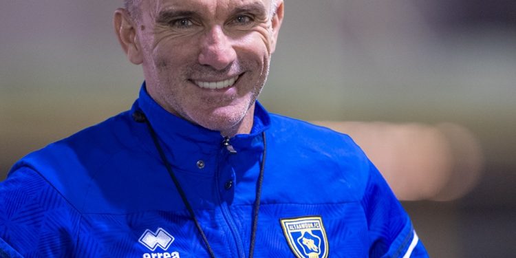 تاوامبا يقود هجوم التعاون أمام الوحدة