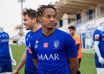 كاريلو يخضع للعزل الصحي