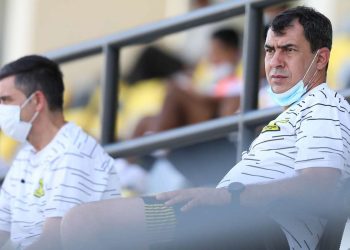 قبل مواجهة العين وديا..كاريلي يجهز الجبرين والمنصور