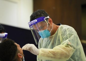 قبل مواجهة الهلال..لاعبو النصر في إنتظار نتائج المسحة الطبية