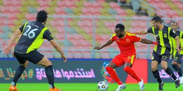 الاتحاد يتغلب على القادسية بثنائية نظيفة