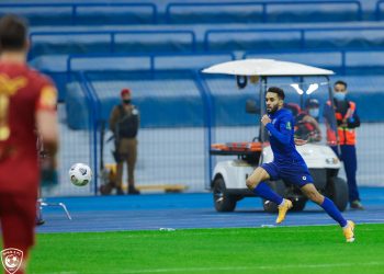 شوط مثير.. الهلال يسجل هدفين في شباك النصر