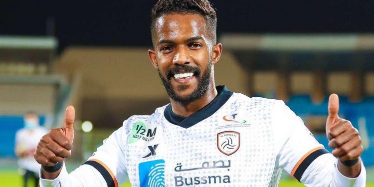 الهلال يمنح نواف العابد ميدالية خاصة