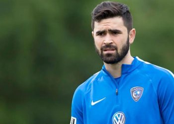 صادمة من العيار الثقيل..الهلال ينوي الإستغناء عن عمر الخربين