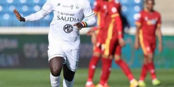 بالرأسيات ضمك يقلبها على الأهلي