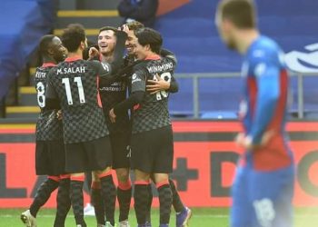 الليفر يلدغ والأرسنال يواصل نزيف النقاط