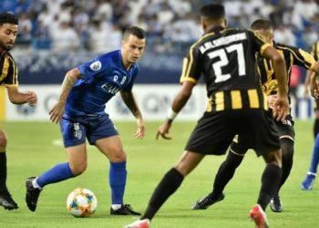 كلاسيكو الزعيم والعميد يتصدر الجولة العاشرة