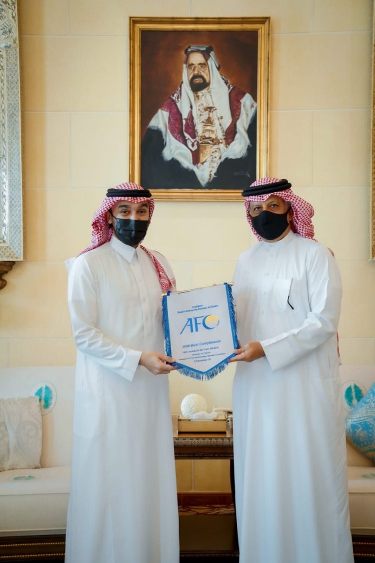 وزير الرياضة ونائب رئيس الاتحاد الأسيوي يبحثان كيفية تطوير كرة القدم بالقارة