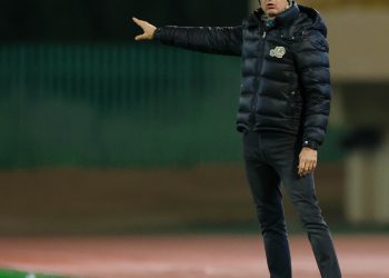 لوشيسكو يحضر بديل جان هيون لمواجهة الشباب