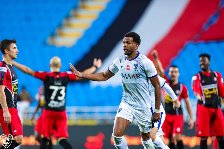 الهلال يغرد منفردا بصدارة ترتيب فرق الدوري السعودي