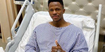 تحت إشراف طبيب الرائد..عبد الفتاح أدم يخضع لبرنامج تأهيلي