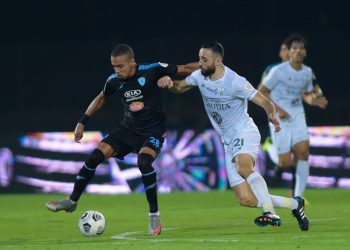 بهدف السومة..الأهلي يتغلب على الفتح