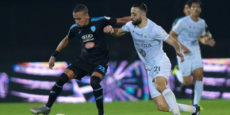 بهدف السومة..الأهلي يتغلب على الفتح