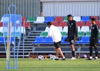 بعد التعافي من الإصابة..ثنائي الشباب يشارك في التدريبات الجماعية استعداد للهلال