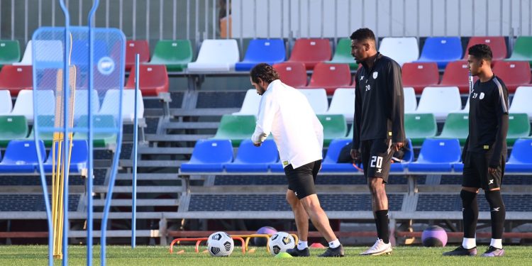 بعد التعافي من الإصابة..ثنائي الشباب يشارك في التدريبات الجماعية استعداد للهلال