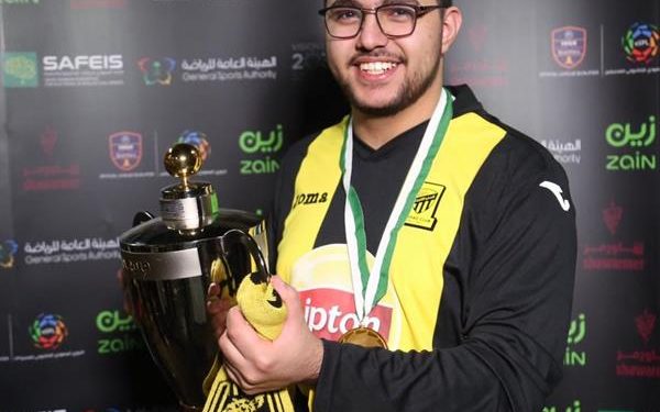 الدوسري يعود إلي صفوف الاتحاد