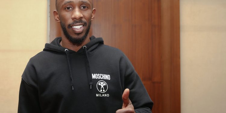 بعد فترة غياب..طلال عبسي يشارك في تدريبات الأهلي