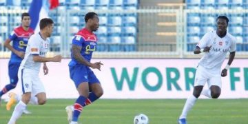 تعرف على حكام مباراة الهلال وأبها