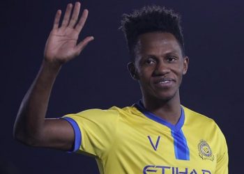 بن عبدالله يكشف حقيقة إطاحة النصر بعبد الفتاح أدم