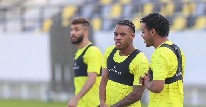 الإصابة تبعد هنريكي عن مواجهة الفتح