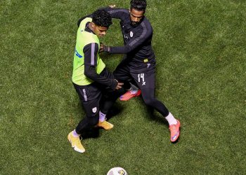 الشباب يستعيد خدمات لاعبه قبل مواجهة الرائد