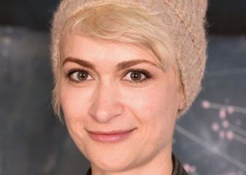 مفاجأة عن والدي مديرة التصوير بفيلم بالدوين.. ما علاقة كييف؟