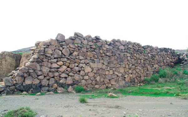 «سدود الطائف».. لوحات معمارية في قلب الأودية والجبال