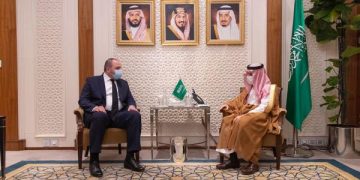 وزير الخارجية يؤكد للمبعوث الأوكراني دعم المملكة لخفض حدة التصعيد