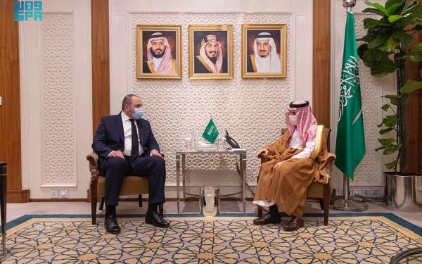 وزير الخارجية يؤكد للمبعوث الأوكراني دعم المملكة لخفض حدة التصعيد