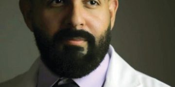 الماء الفاتر يحمي البشرة من الجفاف والالتهابات