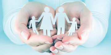 الحب الأسري يحمي الأبناء من الانحرافات والمخدرات