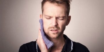 7 أسباب لآلام الأسنان في الصباح.. وعلاجات منزلية لتخفيفها