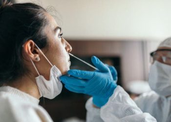 تصريح صادم.. "جائحة كوفيد-19 أبعد ما تكون عن نهايتها!"