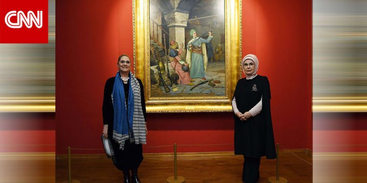 زوجة رئيس إسرائيل تقدم 3 أشياء لزوجة أردوغان بالمكتبة الرئاسية.. إليكم ماهي؟