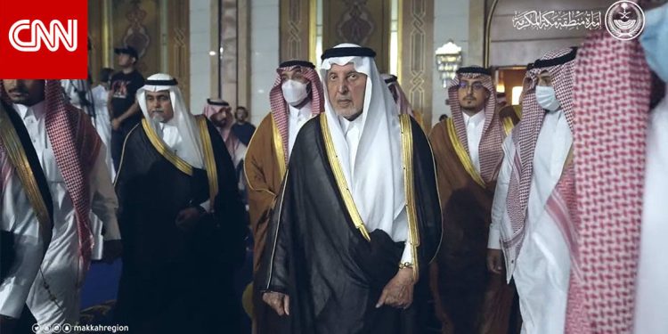 السعودية.. حركة لوزير الرياضة عبدالعزيز الفيصل أمام أمير مكة خالد الفيصل تثير تفاعلا