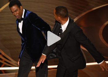 لحظة صفع ويل سميث مقدم حفل الأوسكار بسبب مزحة عن زوجته.. ماذا قال؟